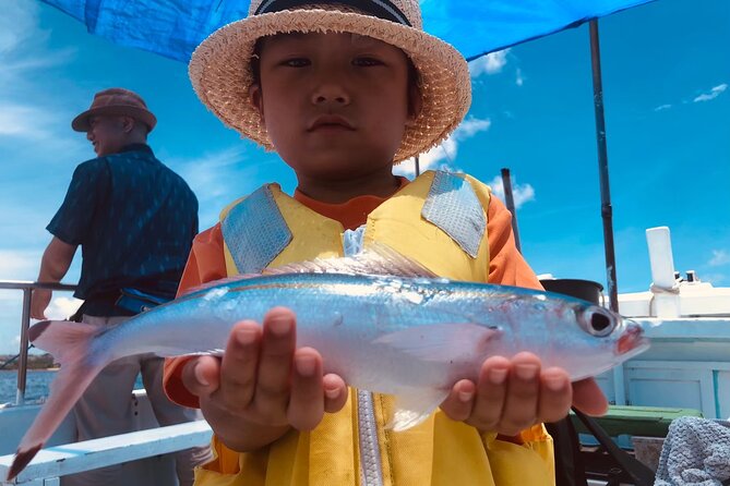 2 hours family fishing in Okinawa - The 15-minute ride to the fishing point
