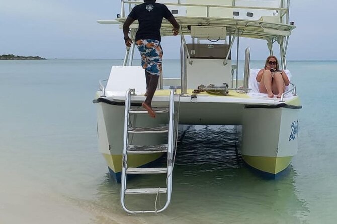 4HR-Halfday Private Fishing Tour in Gracebay - The crew, music, and onboard atmosphere