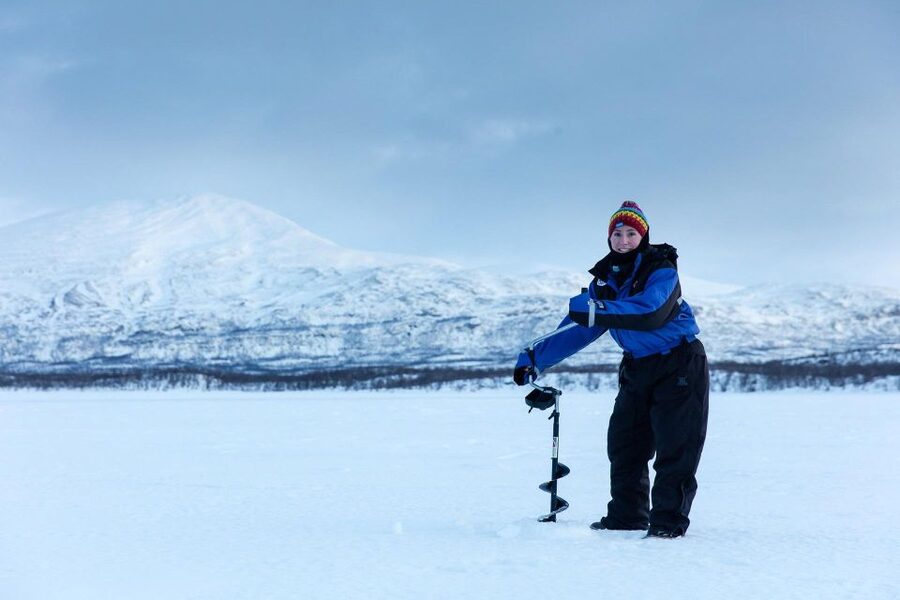 Abisko: Lake Torneträsk Arctic Ice Fishing Trip - The two-hour rhythm, from pickup to hot drink