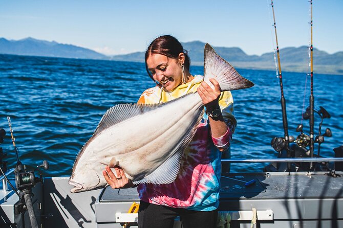Alaskan Halibut Fishing - Getting ready with the supplied gear