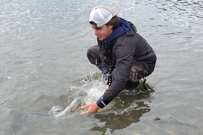 Alaskan Salmon 8-Hour Fishing Experience - Weather, comfort, and the long day