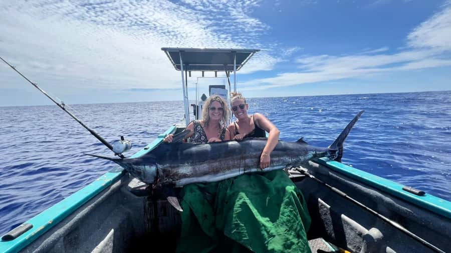 Ancestral fishing: Fishing with an experienced Rapa Nui - Who will enjoy this outing most