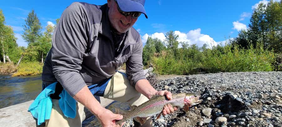 Anchorage: Full-day guided fly-fishing with Hotel Pickup - From an Anchorage hotel to a Southcentral stream