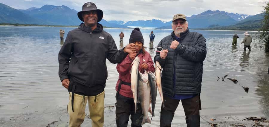 Anchorage: Full-day guided salmon fishing with Hotel Pickup - Should you book this salmon fishing day?