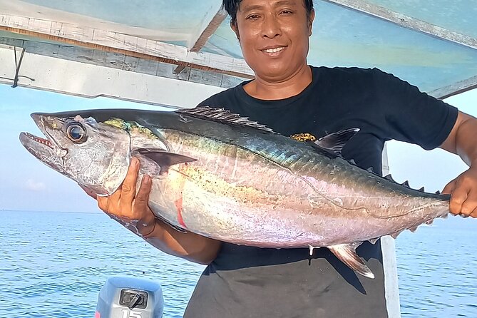 Bali: Fishing Charter Private Boat - BBQ catch, Balinese spices, and included lunch