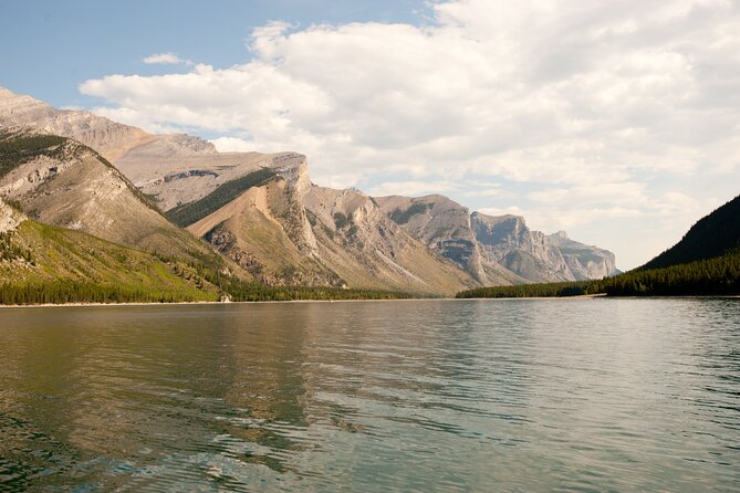Banff Fishing on Lake Minnewanka - Guides who make the difference