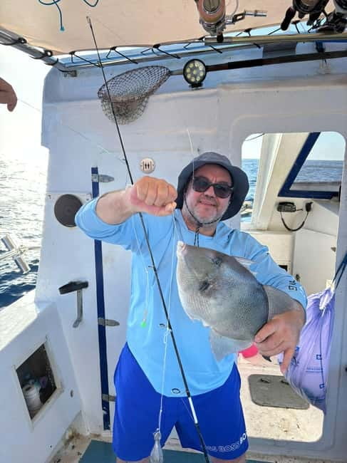 Bottom fishing & light trolling Puerto Calero, Lanzarote - Booking details that matter