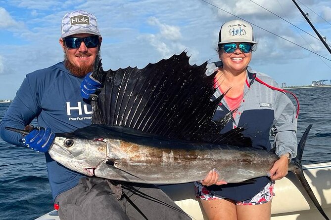 Deep sea fishing charters in Fort Lauderdale aboard 52' Hatteras - Weather, sea conditions, and comfort