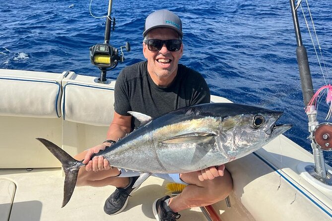 Deep sea fishing charters in Fort Lauderdale aboard 52' Hatteras - Who will get the most from this charter