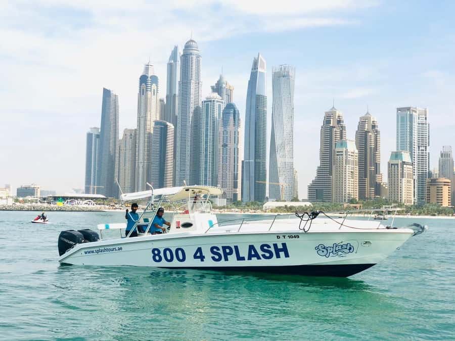 Dubai: 5 Hours Deep Sea Fishing - What the 36-foot boat provides
