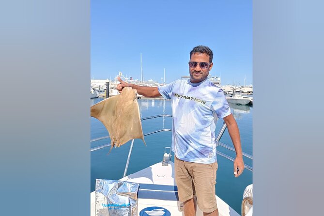 Dubai Deep Sea Fishing 4 hours + BBQ of Catch - What the private price means for your group