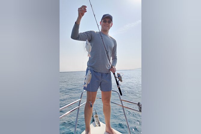 Dubai Deep Sea Fishing 4 hours + BBQ of Catch - Starting close to the harbor and heading offshore