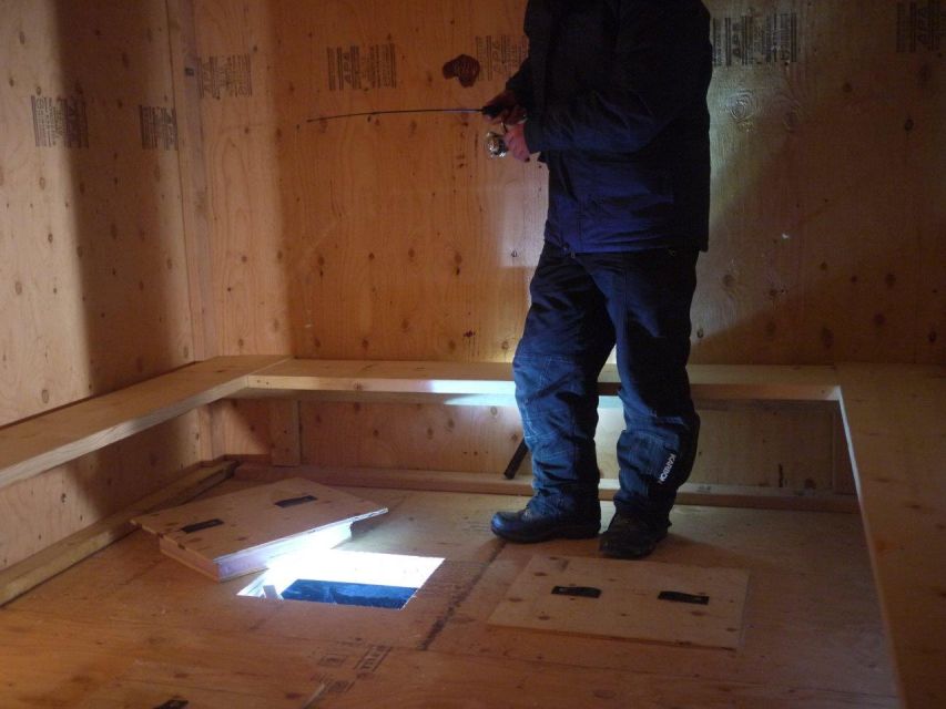 Fairbanks: Aurora Ice Fishing Tour - A winter evening beyond the Fairbanks city lights