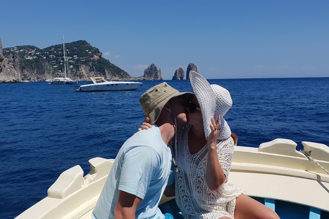 Fishing and Tourism in Capri - Two hours to walk around Capri