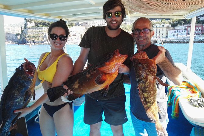 Fishing and Tourism in Capri - What the crew adds to the day