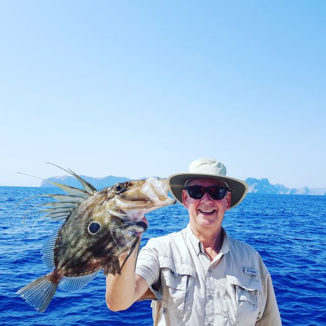 Fishing Boat Trip in Mallorca - Vertical fishing in water 40 to 60 meters deep