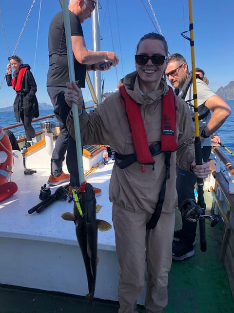 Fishing trip from Henningsvær + free (self caught) fish soup - Fishing time and the important rod-sharing issue