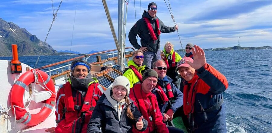 Fishing trip from Henningsvær + free (self caught) fish soup - The boat ride is part of the meal