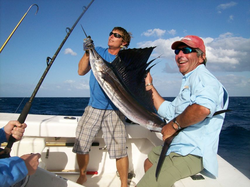 Fort Lauderdale: 4-Hour Sport Fishing Shared Charter - The first part of the trip: finding live bait