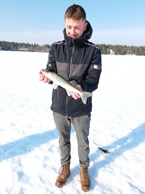 From Helsinki: Bodom Lake Ice Fishing with Food & Drinks - What to wear for five hours outdoors