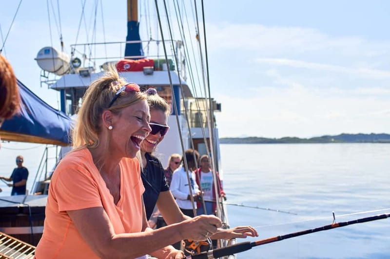 From Svolvær: Taste of Lofoten - Cultural Fishing Experience - Preparing for a comfortable day at sea