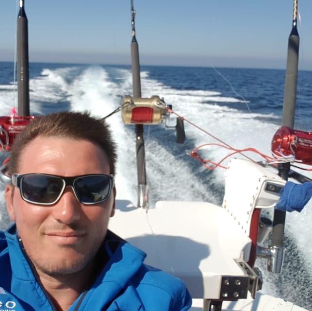 Fuengirola: 4h Trolling Fishing Trip with Snacks and Drinks - What the Boat Time Feels Like