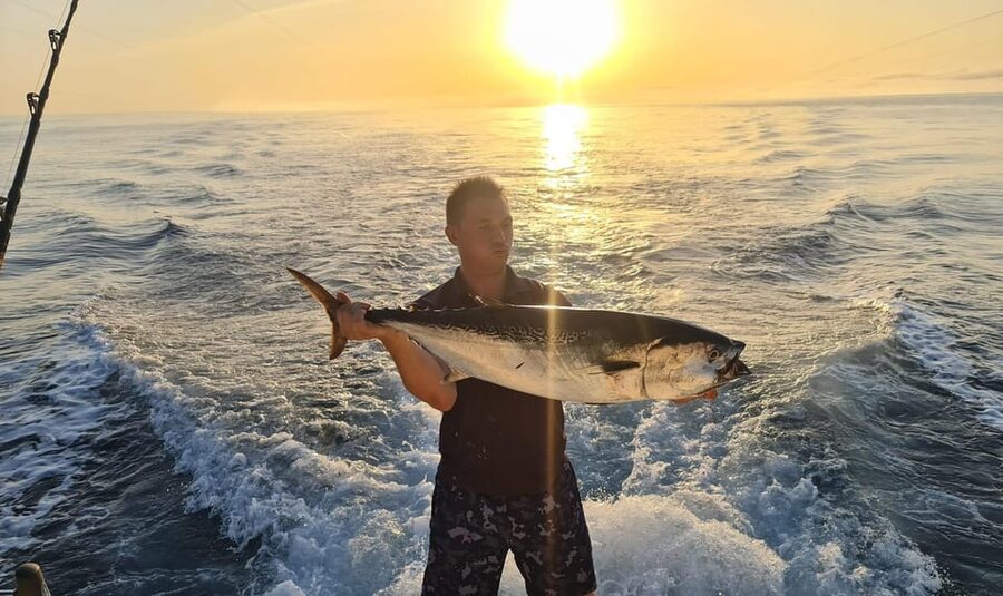 Fuengirola: 4h Trolling Fishing Trip with Snacks and Drinks - How the Catch Affects the Experience