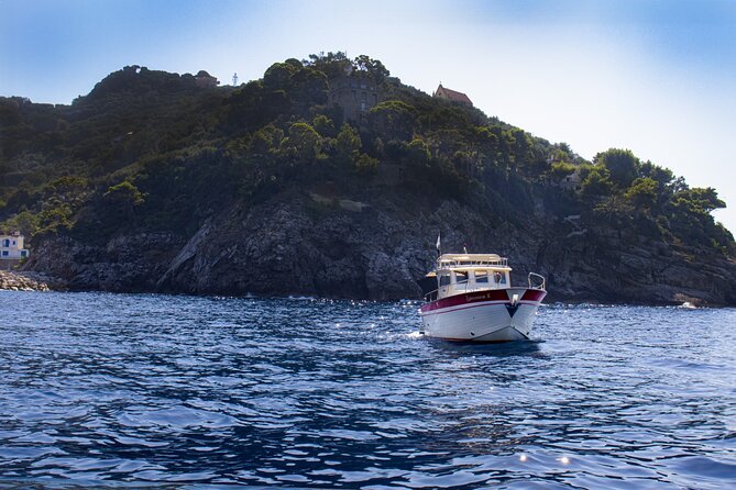 Group Capri tour , visit of caves, fishing legend and swimming - Marina Piccola is the heart of the day