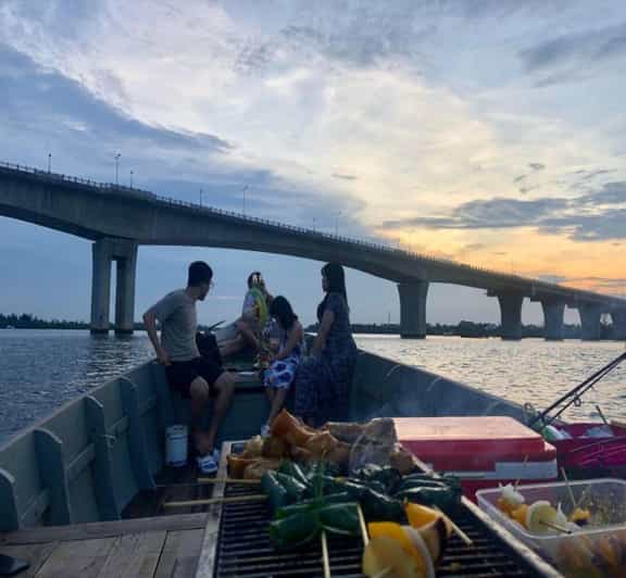 Hoi An: Sunset BBQ Fishing tour with Locals by Boat Cruise - Sunset Views, With a Timing Caveat