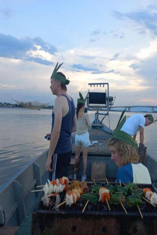 Hoi An: Sunset BBQ Fishing tour with Locals by Boat Cruise - How the Small Group Changes the Experience