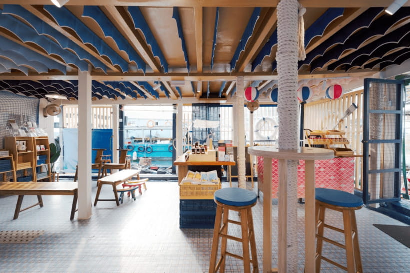 Hong Kong's Unforgettable Fishing and Cultural Immersion - Boat noodles from a floating kitchen