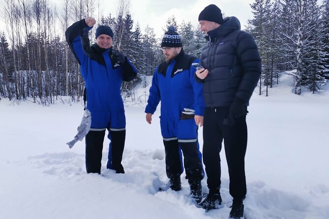 ICE FISHING experience - One quiet hour on a frozen lake