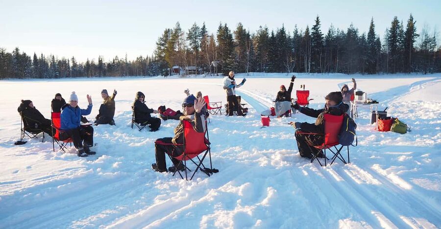 Ice fishing program in Lapland - Clothing is the real key to enjoying it