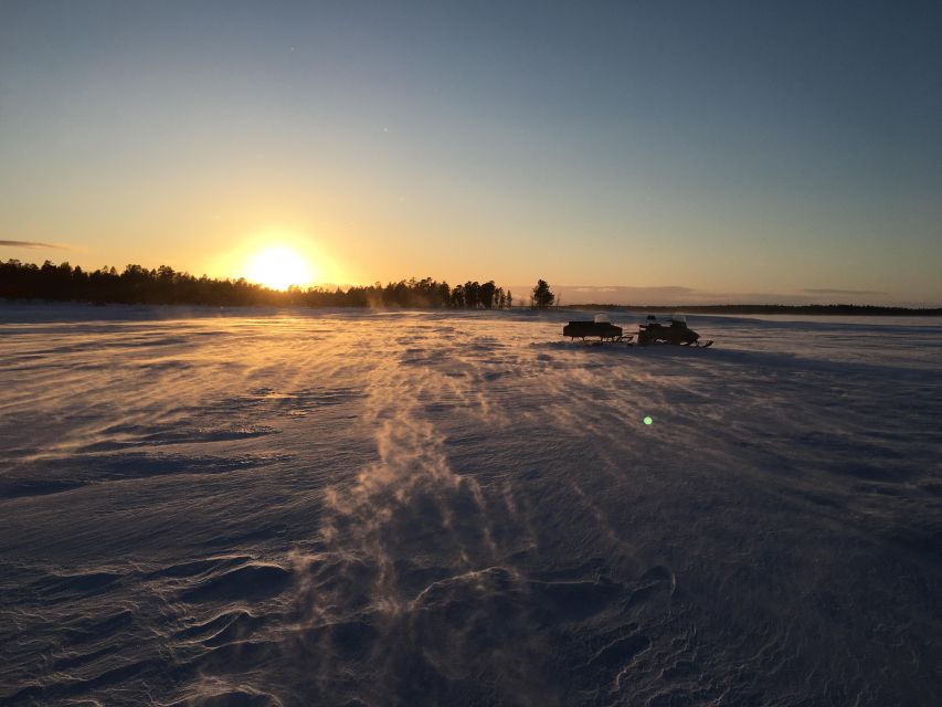 Icefishing and tasting in Lake Inari - Making your first ice-fishing hole