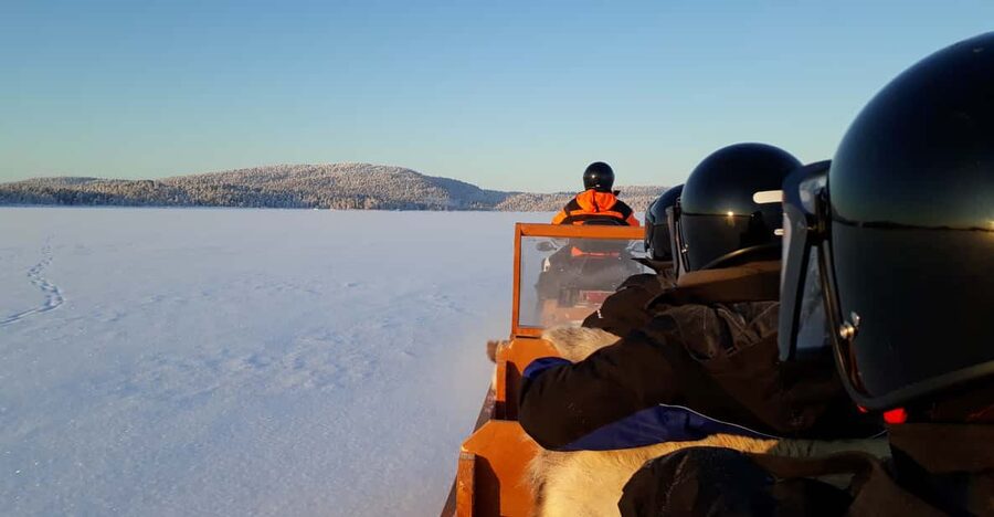 Ivalo: Ice Fishing Tour to Lake Inari, Reindeers & Lunch - Key points to know before booking