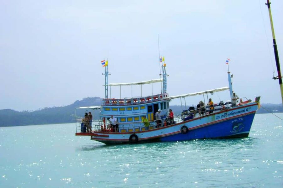 Koh Samui: Fishing Day Tour by Escort Boat with Mr. Tu - A Thai buffet served on board