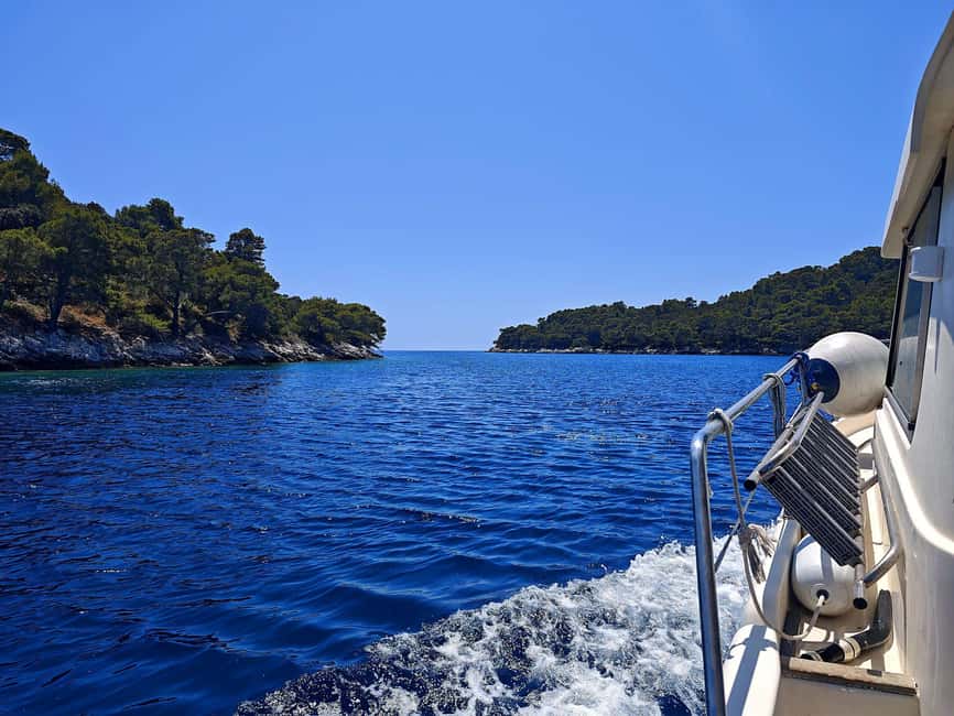 Korčula: Family Fishing & Snorkeling Private Boat Trip - Cliff Jumping for an Adrenaline Break