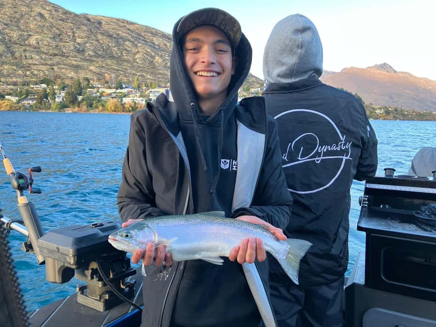 Lake Wānaka: 3 hour Fishing Adventure by Boat - Practical details that make the day easier