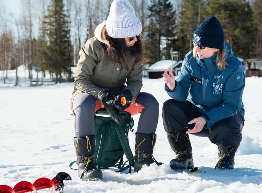 Levi: Arctic Ice-Fishing Experience - A campfire break with hot drinks and a snack
