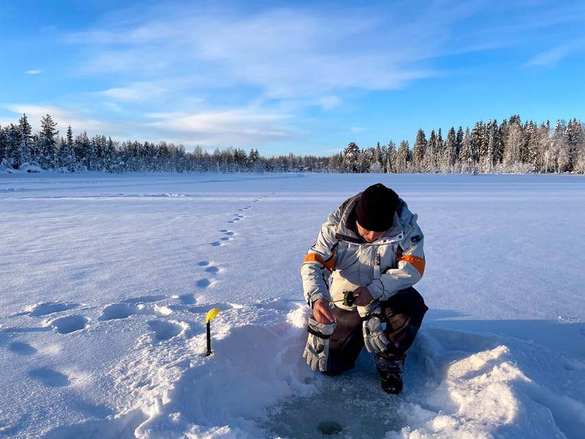 Levi: Ice Fishing Trip in a small group - A quiet introduction to Lapland ice fishing