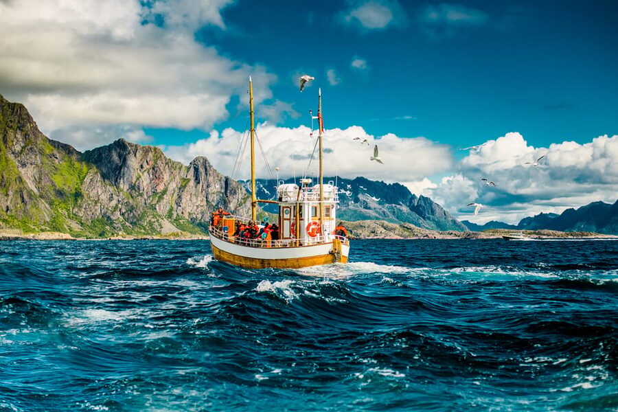 Lofoten: Traditional Fishing Trip - What the four hours on MS Symra are really like