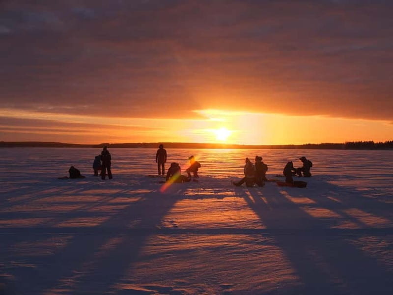 Lulea: Ice Fishing Tour in the heart of the city with Guide - What the two-hour schedule really gives you