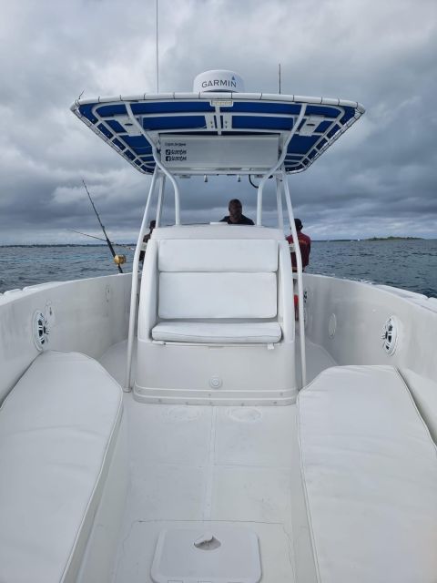 Nassau: Sport-fishing private charter . - Comfort aboard the boat