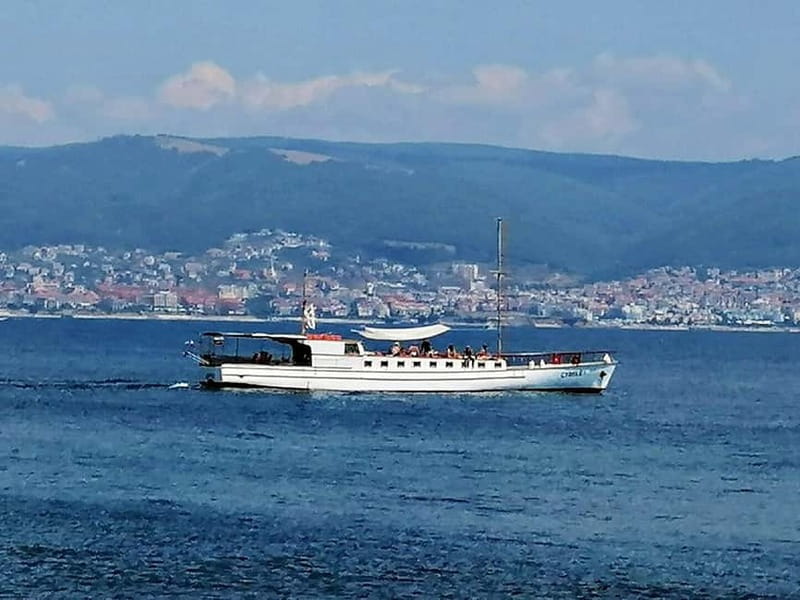 Nessebar: 4-Hour Boat Tour incl. Fishing, Lunch & Drinks - Four hours on the Black Sea near Nessebar