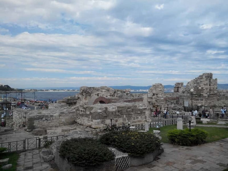 Nessebar: 4-Hour Boat Tour incl. Fishing, Lunch & Drinks - Swimming, sunbathing, and the feel of the boat