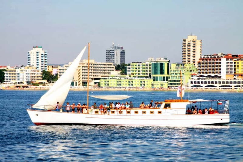 Nessebar: 4-Hour Boat Tour incl. Fishing, Lunch & Drinks - Lunch on deck with drinks included