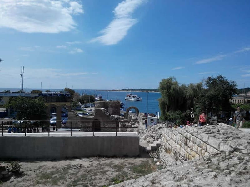 Nessebar: 4-Hour Boat Tour incl. Fishing, Lunch & Drinks - The crew and the practical side of the day