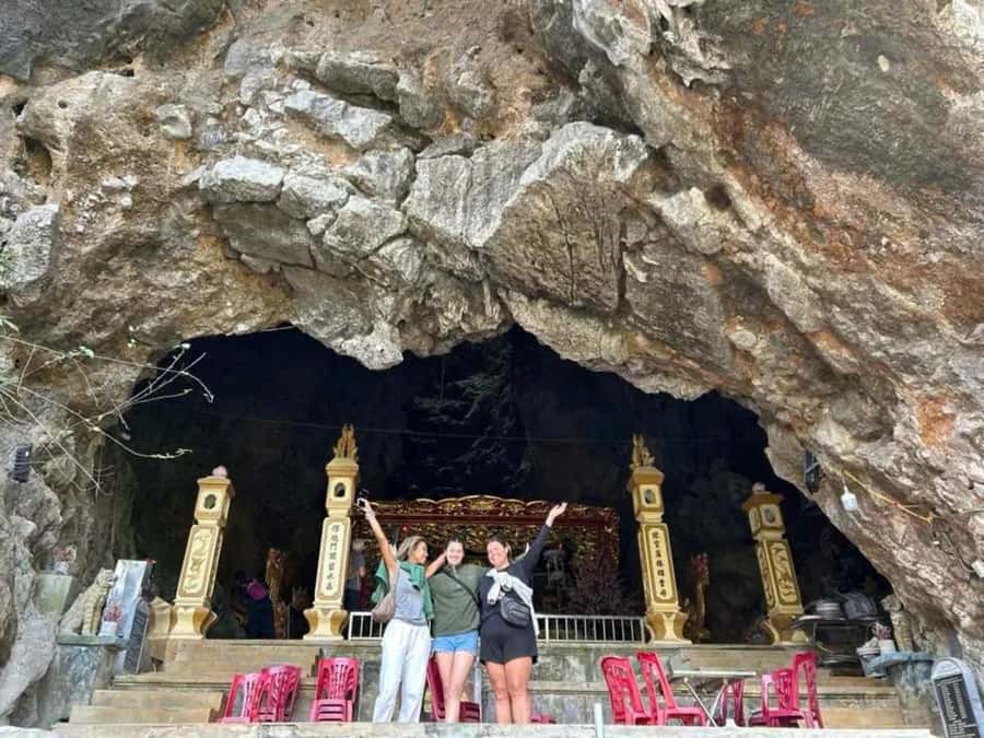 Ninh Binh Jeep Adventure: Temples, Lotus, Fishing & Cooking - Lotus ponds and the best time to visit