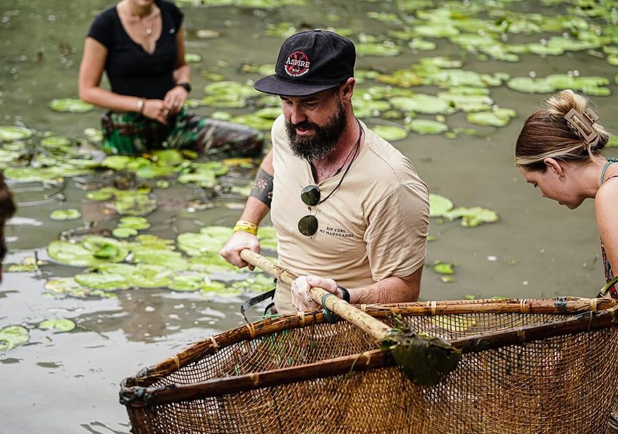 Ninh Binh: Rice planting and fishing by basket tour - Group size, guide, and the pace of the visit