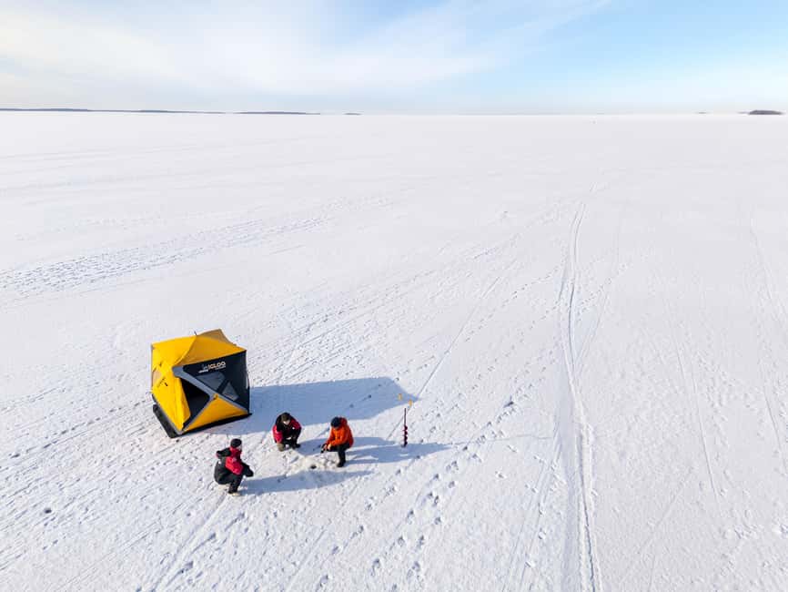 Oulu: Arctic Sea Ice Fishing - Watching fish respond with the shared sonar